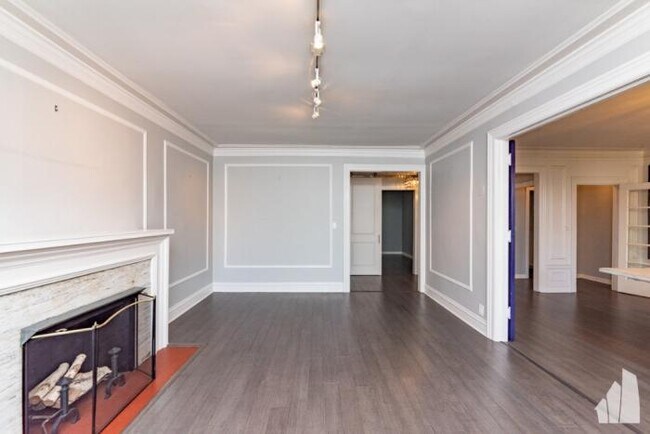 Foto del edificio - 3 bedroom in CHICAGO IL 60657