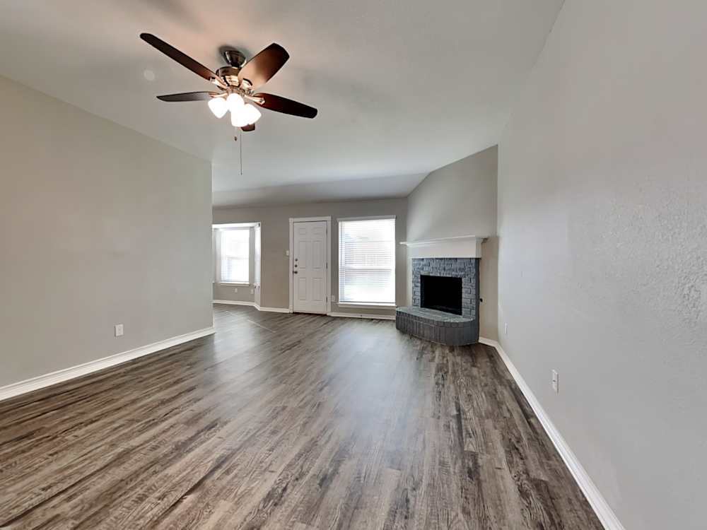 Foto principal - 1043 Springhill Dr