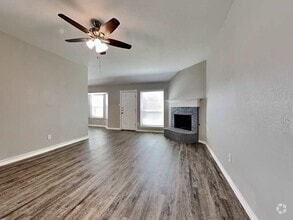 Building Photo - 1043 Springhill Dr