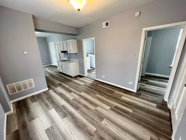 Foto del edificio - 2102 W 37th St