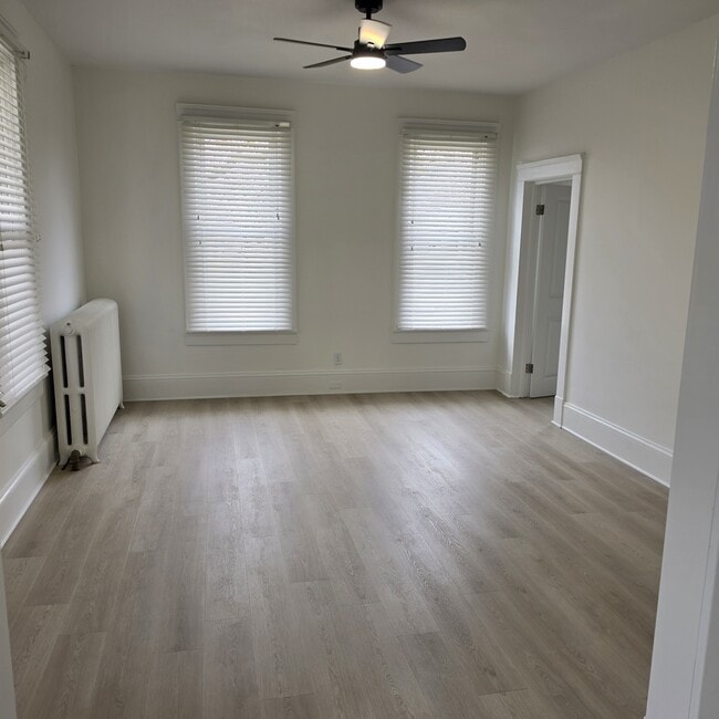 Building Photo - 1017 Putnam St