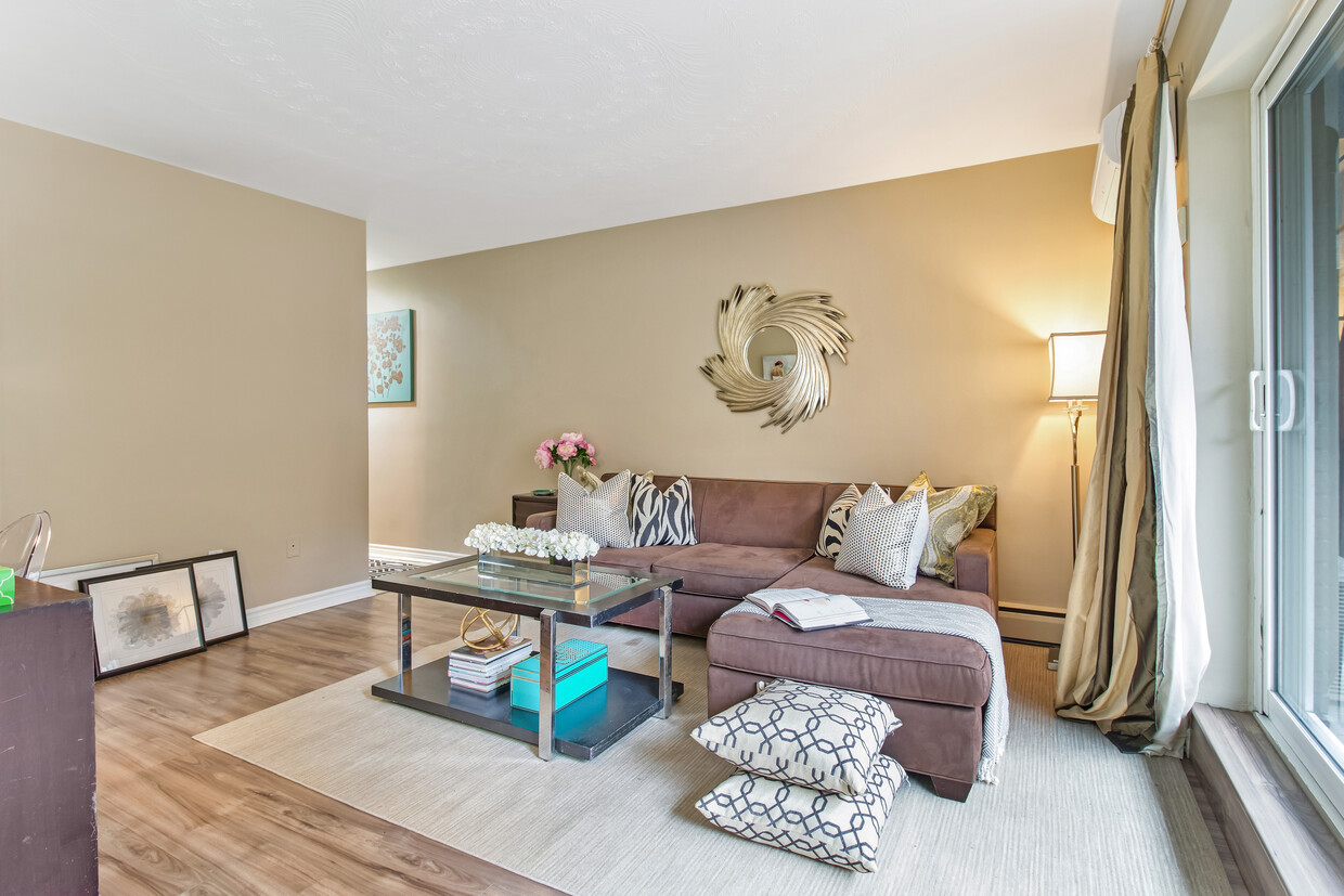 Photo principale - 200 Charlton Av E