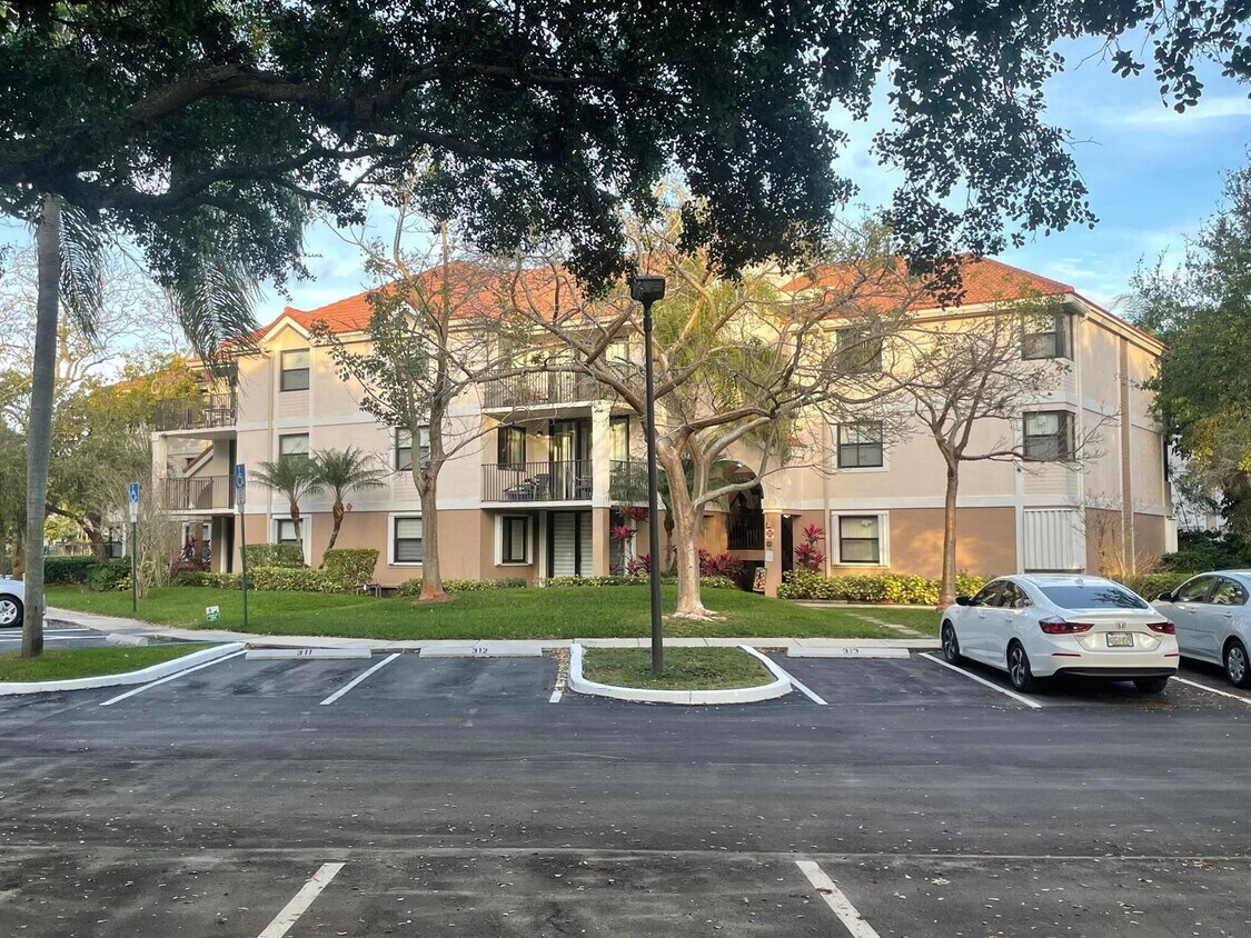 Primary Photo - 10115 W Sunrise Blvd