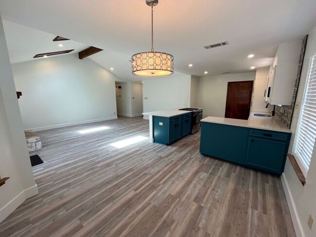 Building Photo - Gorgeous Round Rock Home - Come See TODAY!
