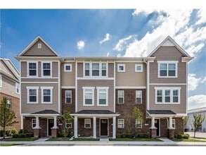 Building Photo - 3070 Kilmer Ave