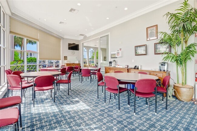 Foto del edificio - 49 High Point Cir S