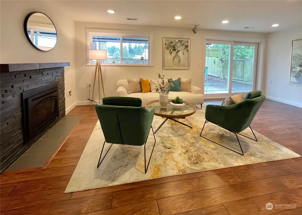 Living Room - 118 153rd Pl SE