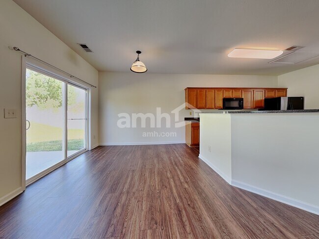 Foto del edificio - 13632 Stringfellow Ln