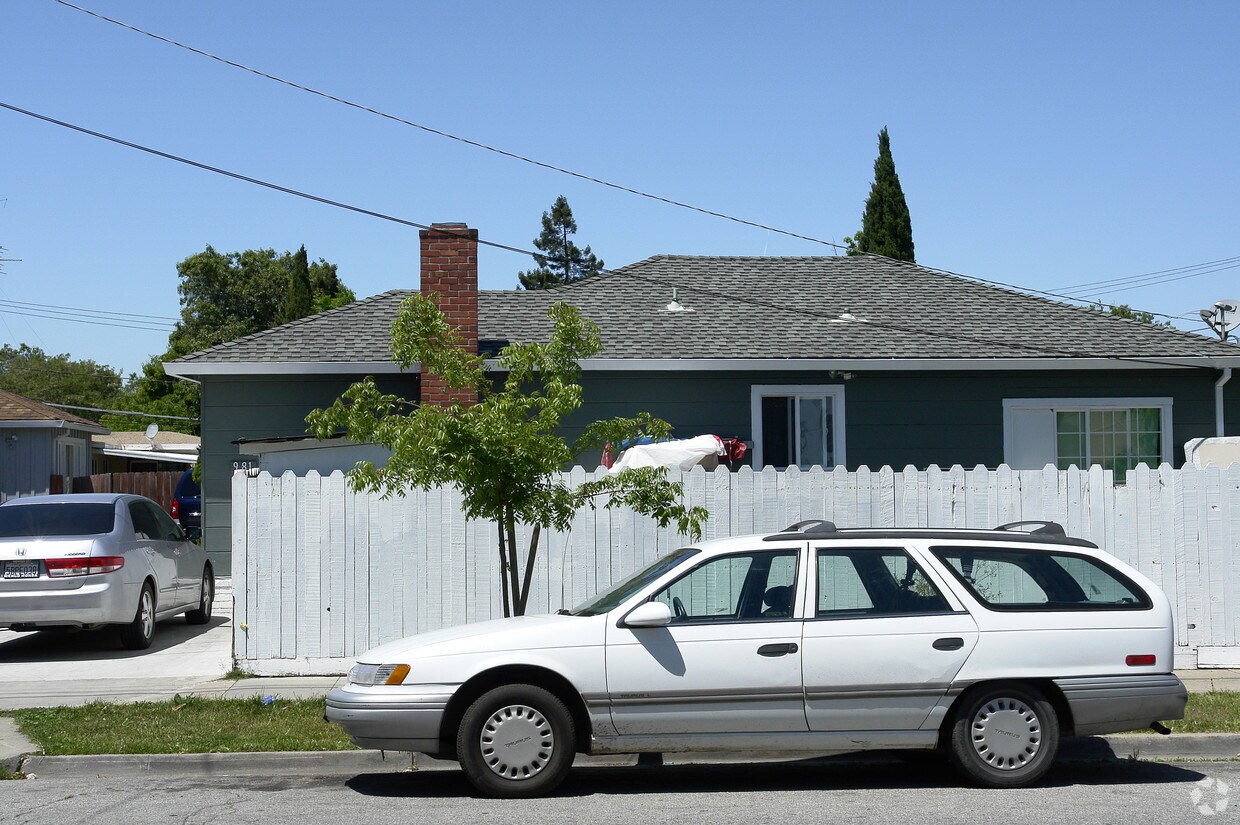 Building Photo - 981-983 8th Ave