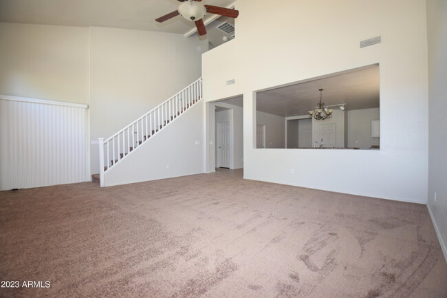Building Photo - 1272 E Strawberry Dr
