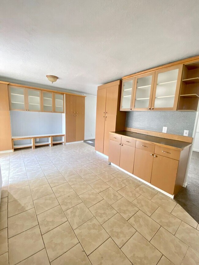 Foto del edificio - 5 Bed/2 Bath house in Magna!