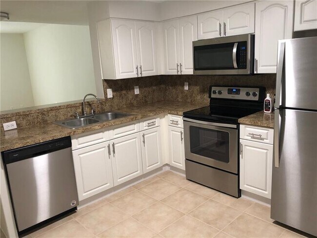 Building Photo - 1161 Sorrento Dr