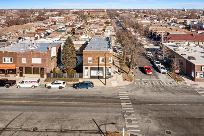 Building Photo - 6100 W 26th St