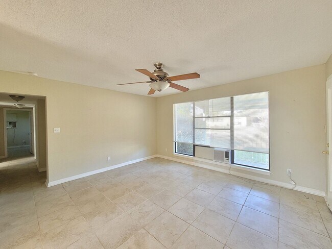Foto del edificio - 331 Emory Dr
