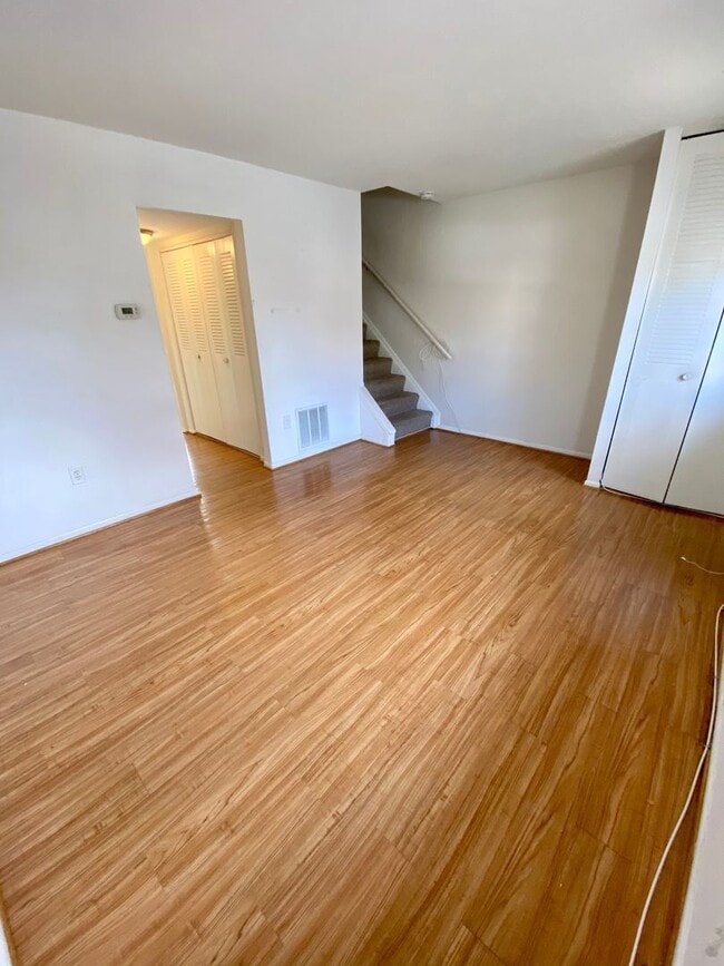 Foto del edificio - 2 Bedroom Townhouse in Hilltop Village!