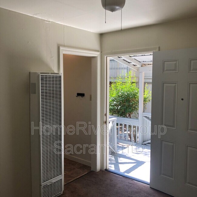Building Photo - 138 B St