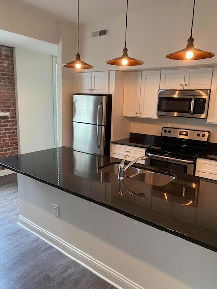 Foto del edificio - 738 Bryden Rd