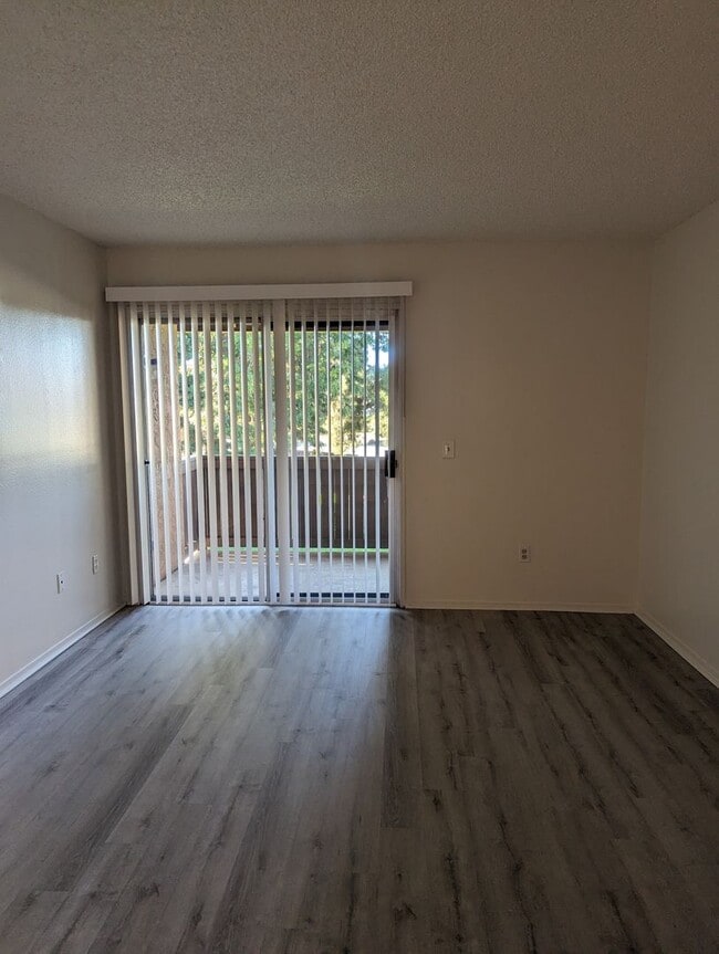 Building Photo - 730 James Rd