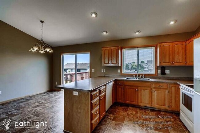 Foto del edificio - 1205 Olivia St SE, New Prague, MN, 56071