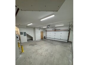 Building Photo - 529 Carroll Way