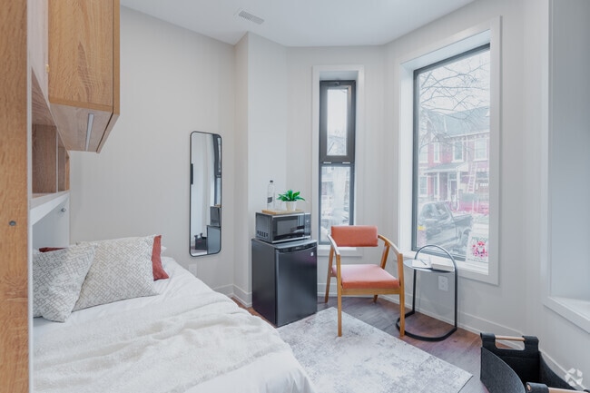 6BR, 3BA - Bedroom - 23 Ross | Student Housing Apartments