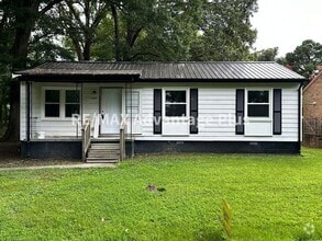 Building Photo - 1009 Luke St