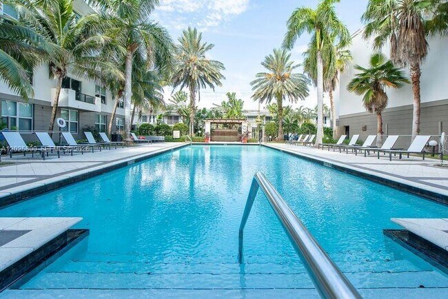 Foto del edificio - 2421 NE 65th St