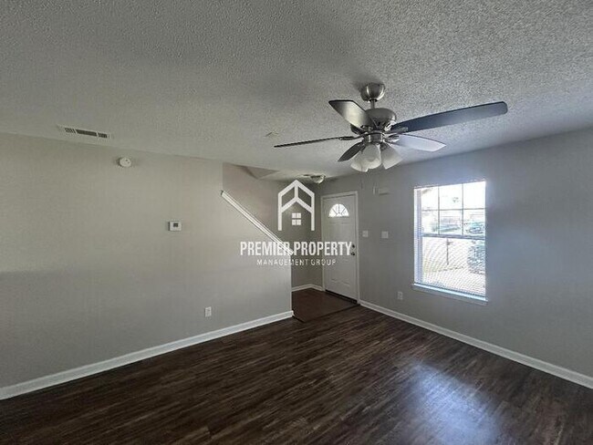 Foto del edificio - 4347 Barry Meadows Cove