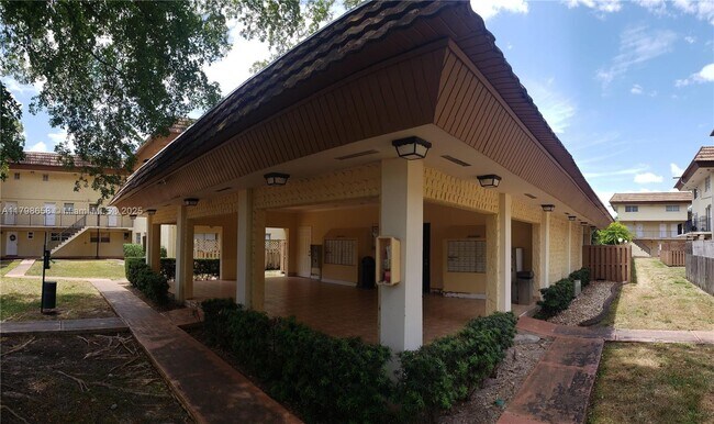 Building Photo - 8500 SW 109th Ave