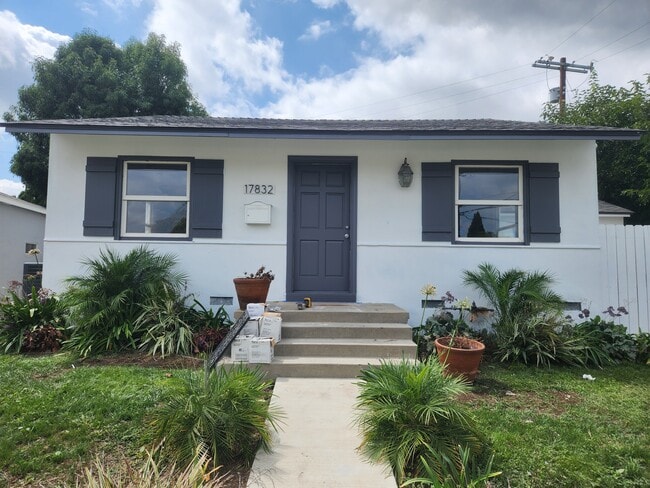 Building Photo - 17832 Rhoda St
