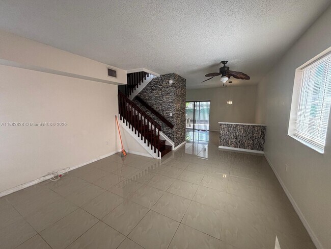 Foto del edificio - 1133 SE 13th Terrace
