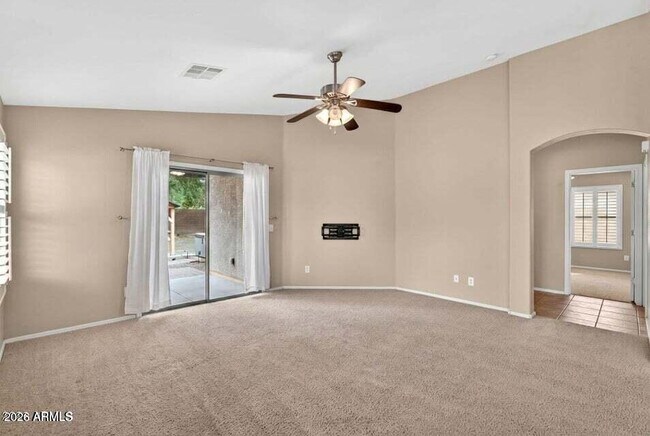 Foto del edificio - 42059 W Cheyenne Dr