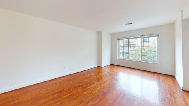 Foto del edificio - 1316 Spring Rd NW