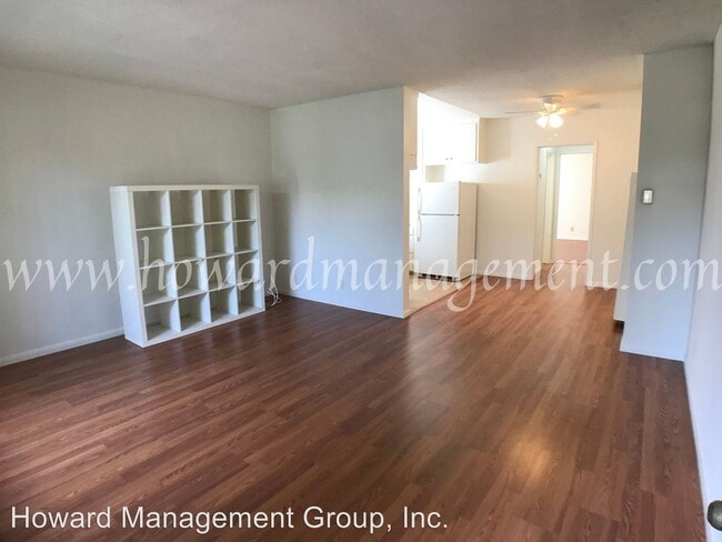 Building Photo - 1623 S Bundy Dr