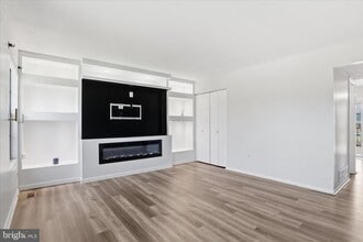 Building Photo - 663 Johahn Dr