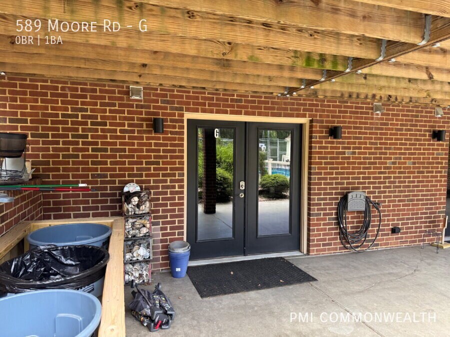 Foto del edificio - 589 Moore Rd