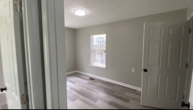 Building Photo - 403 Elm St NW