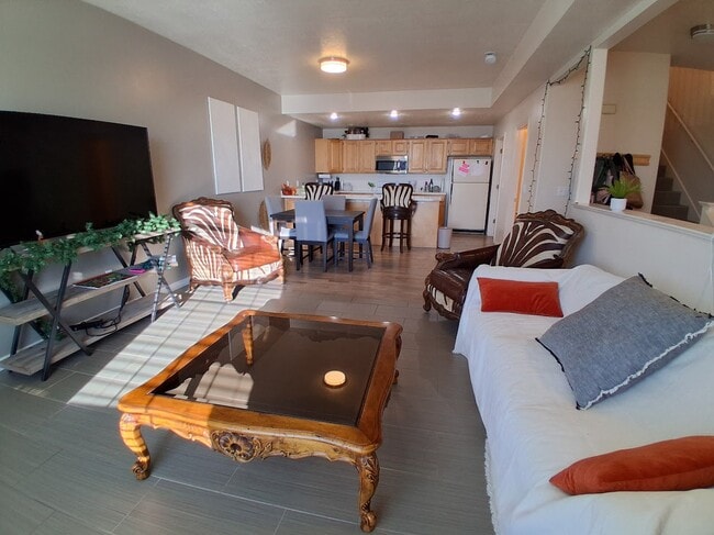 Foto del edificio - 609 N Seven Peaks Blvd