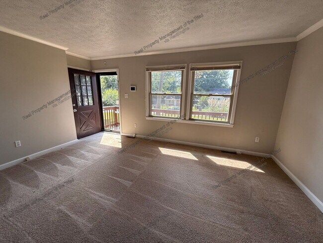 Building Photo - 4112 Elmyra Dr