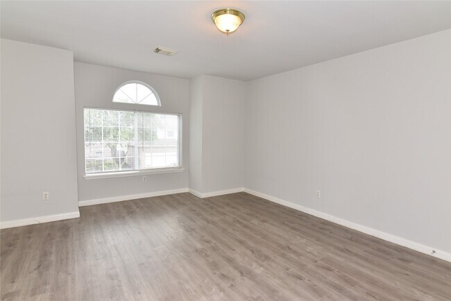 Foto del edificio - 6807 Turtlewood Dr
