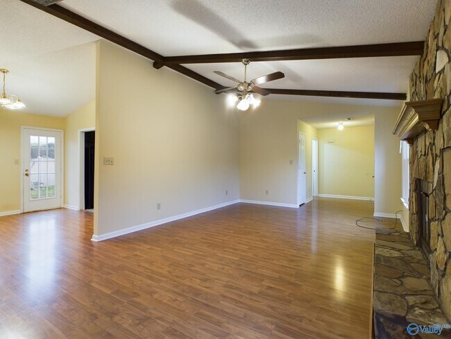 Building Photo - 1001 Fieldstone Ct SE
