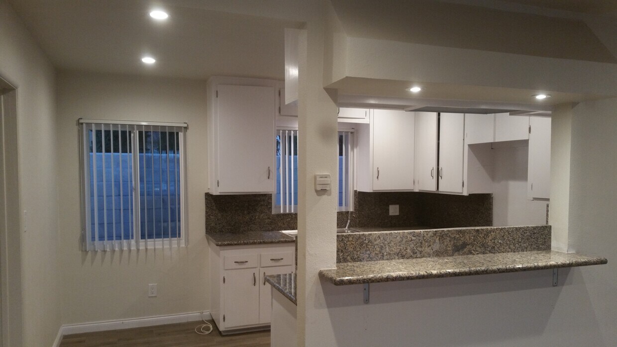 Kitchen - 25452 Cole St