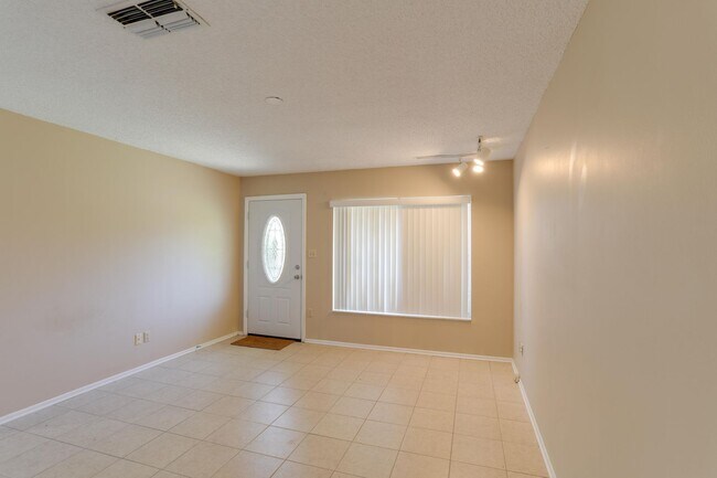 Building Photo - 10517 Larson Court