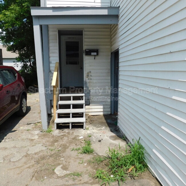 Building Photo - 42 Carey Ln