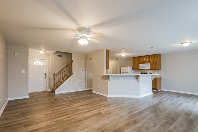 Building Photo - 443 Grabill Dr