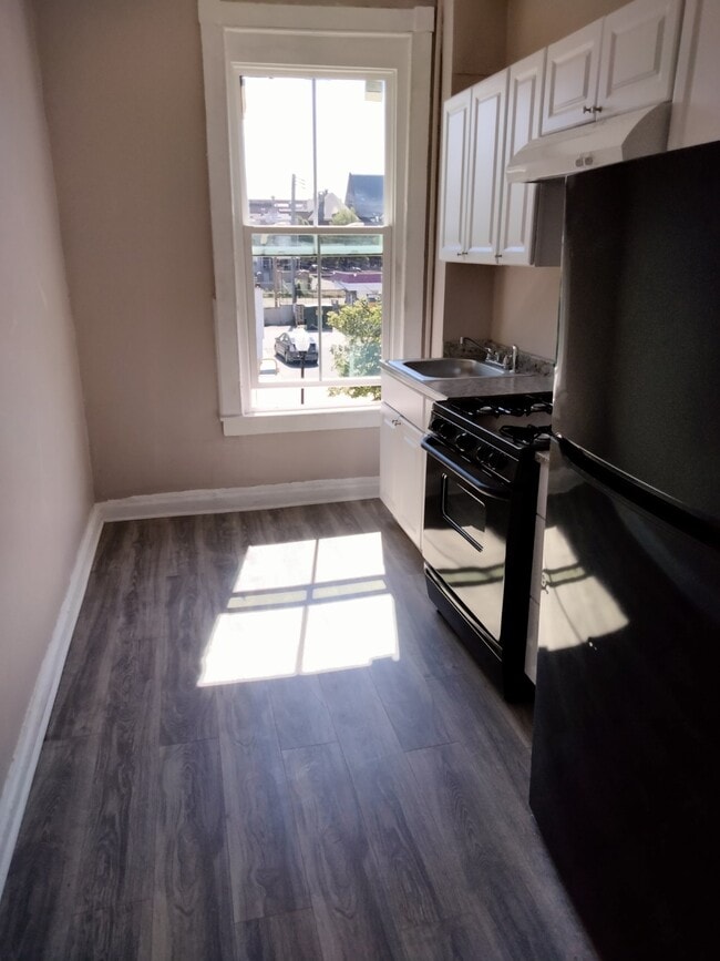 Photo - 2018 N Charles St Apartment