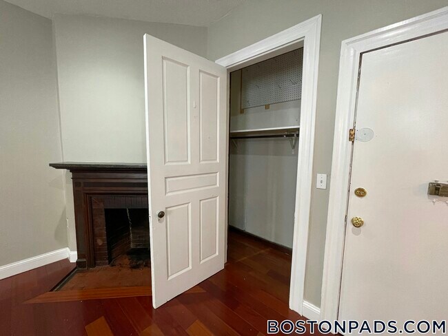 Foto del edificio - 250 Newbury St