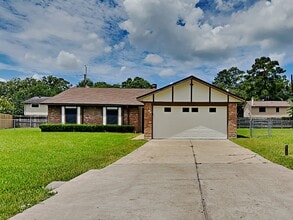 Building Photo - 24507 Fir Ridge Ct