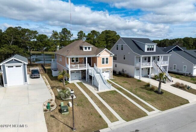 Building Photo - 709 Lake Catherine Dr