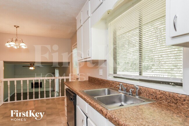 Foto del edificio - 4073 Cedar Ridge Trail